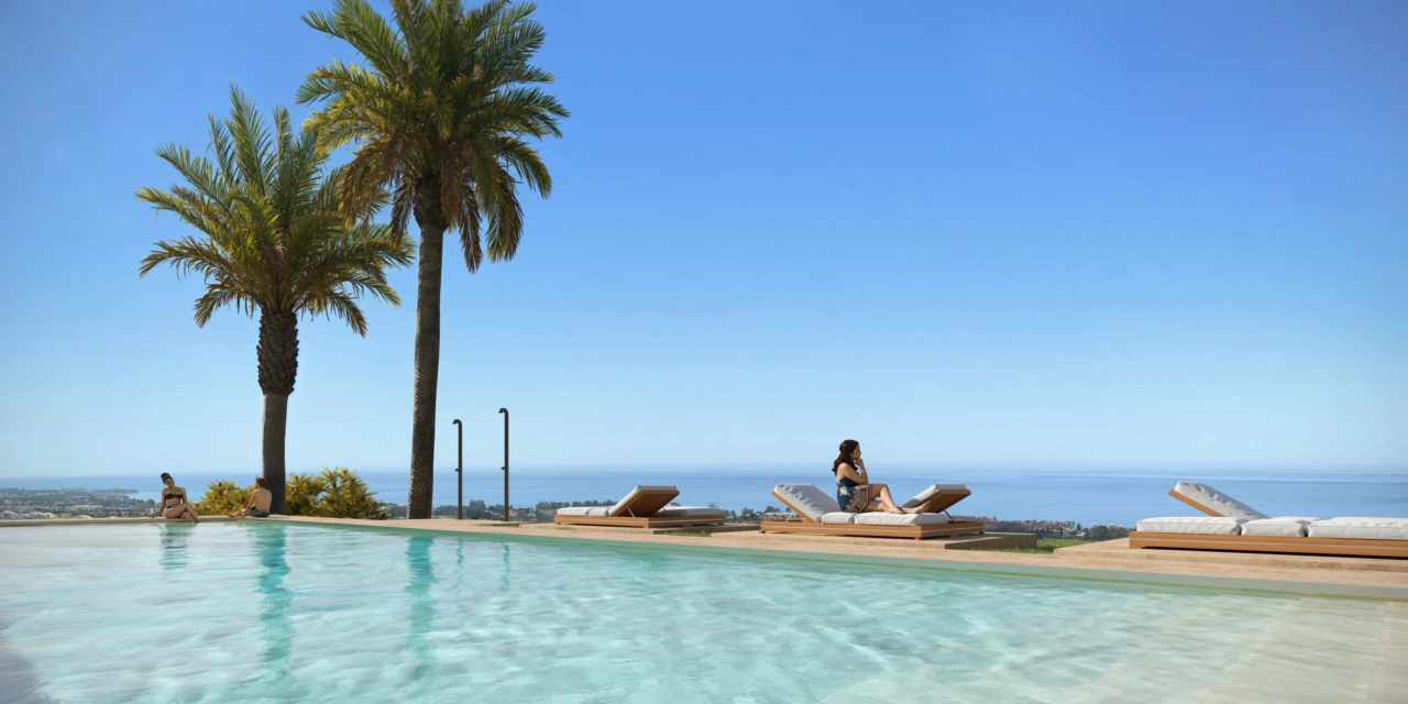 Geniet van de Zuid-Spaanse zon vanuit het overloopzwembad met uitzicht op zee.