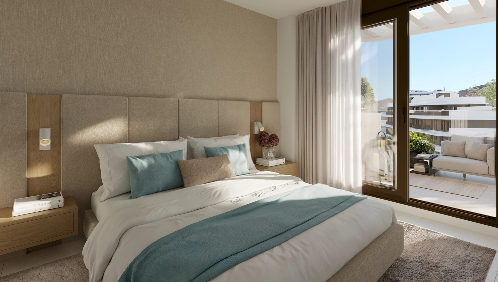 De hoofdslaapkamer is een vredig toevluchtsoord, met directe toegang tot een privéterras en een prachtig uitzicht.