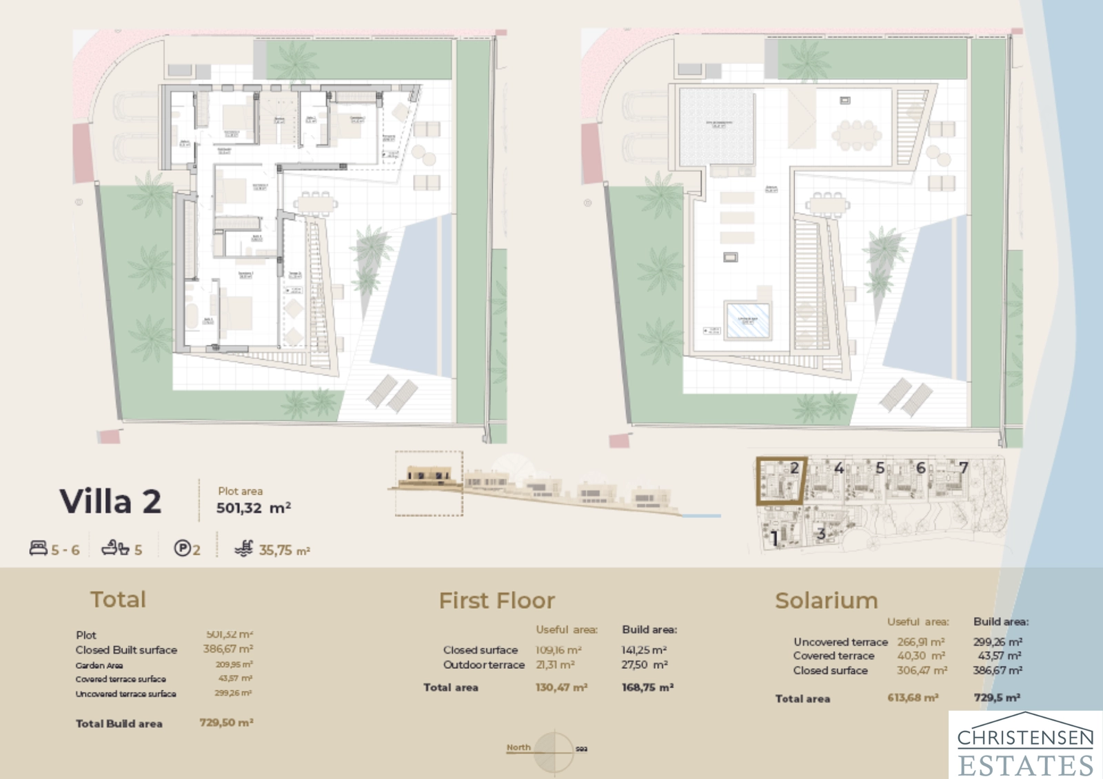 De plattegronden van de bovenverdieping voor Villa 2, met meerdere slaapkamersuites en een groot solarium op het dak.