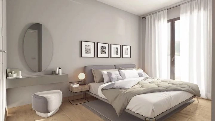 Rustgevende slaapkamers bieden een privé en serene toevluchtsoord voor ontspanning.