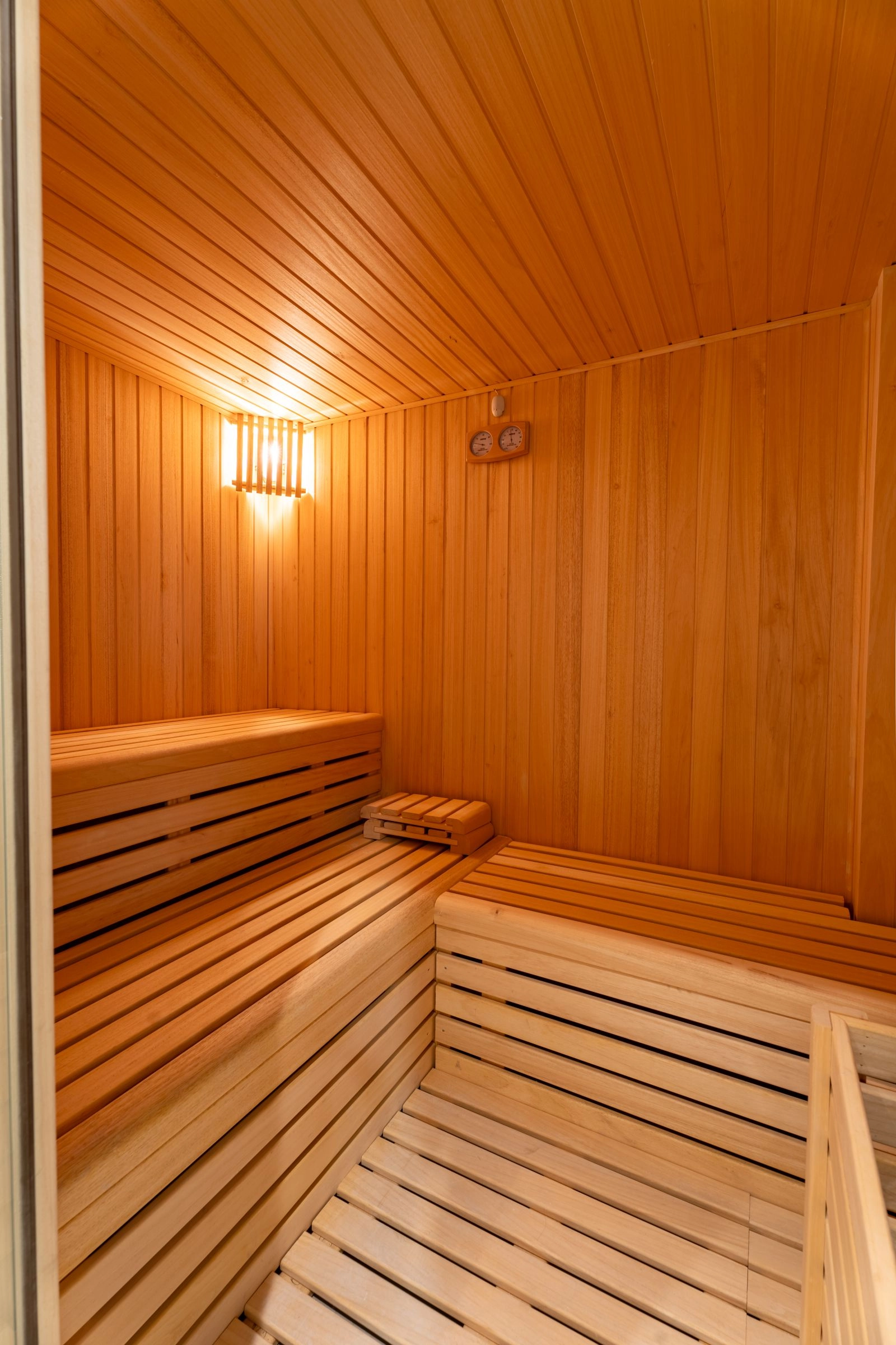 Ontspan en verjong in de gemeenschappelijke sauna, een perfecte wellnessvoorziening.