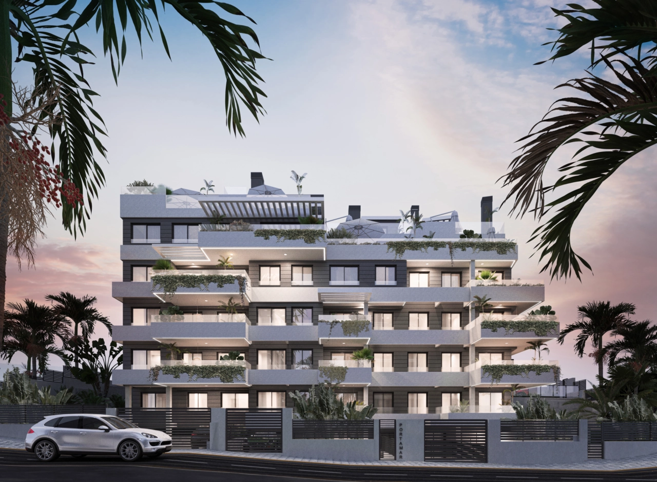 Het moderne architectonische ontwerp van Portamare valt op en biedt een unieke aanwezigheid in Estepona.
