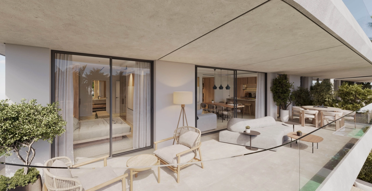 Een uitzicht op het uitgestrekte privéterras, een ideale ruimte om te ontspannen, te dineren en te genieten van de mediterrane levensstijl.